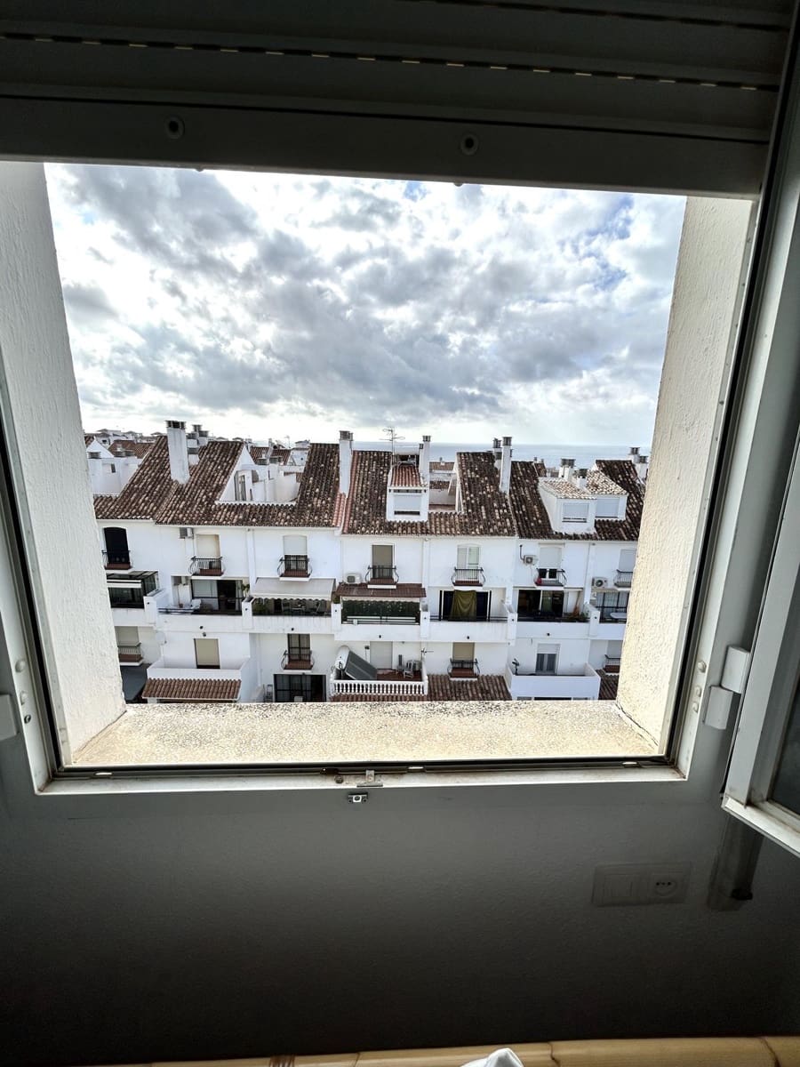 Ático de 3 habitaciones en Estepona en venta con piscina garaje - 650.000 € (Ref: 9800803)