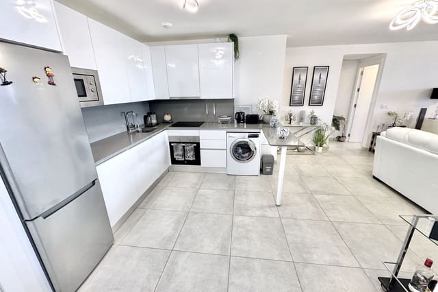 Apartamento de 3 habitaciones en La Cala de Mijas, Mijas en venta con piscina - 499.000 € (Ref: 9804912)