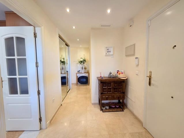 2 sypialnia Apartament na sprzedaż w La Duquesa / Puerto de la Duquesa, Manilva z basenem - 265 000 € (Ref: 9804937)