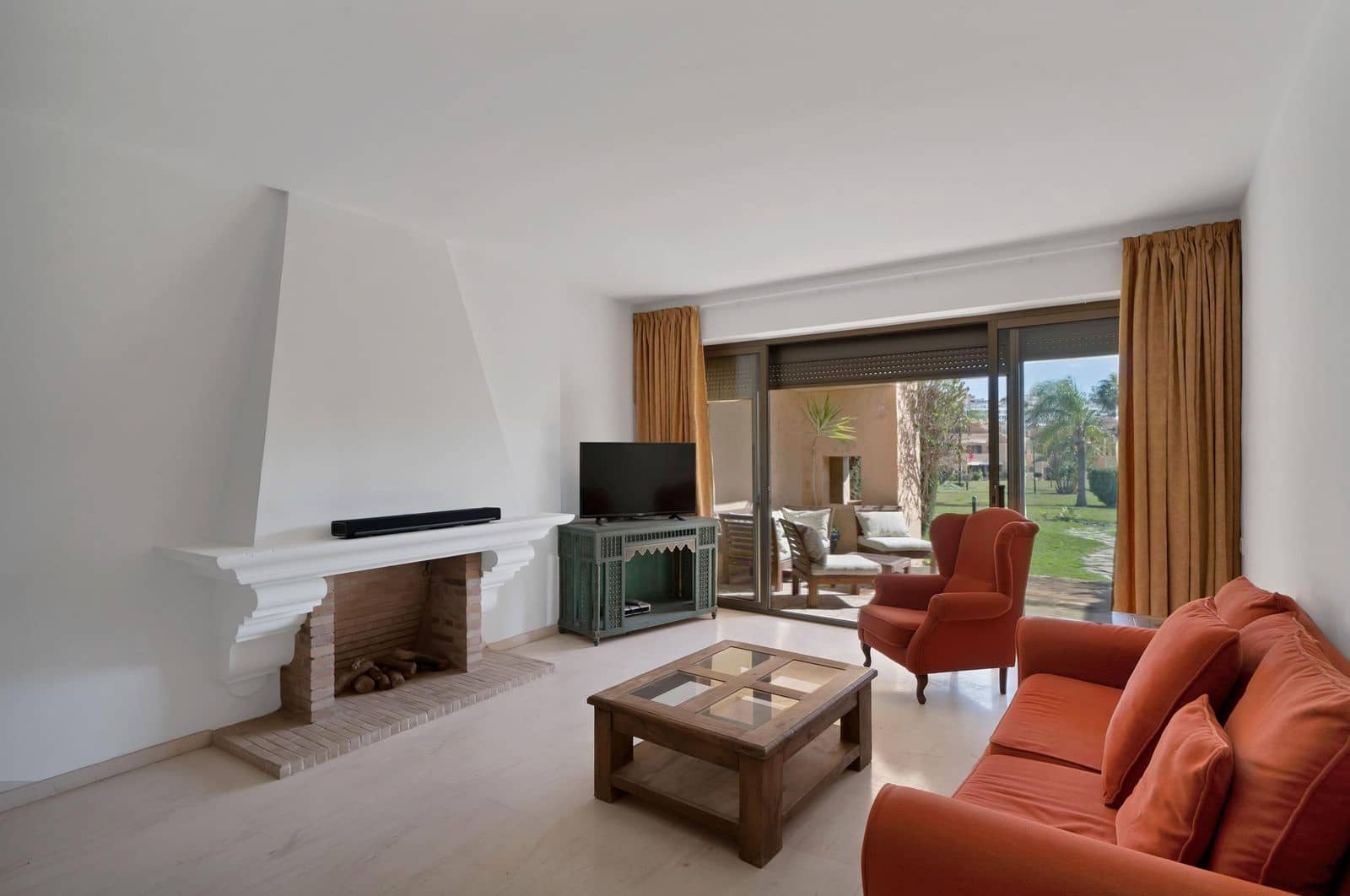 2 soveværelse Lejlighed til salg i Estepona med swimmingpool - € 371.175 (Ref: 9805301)