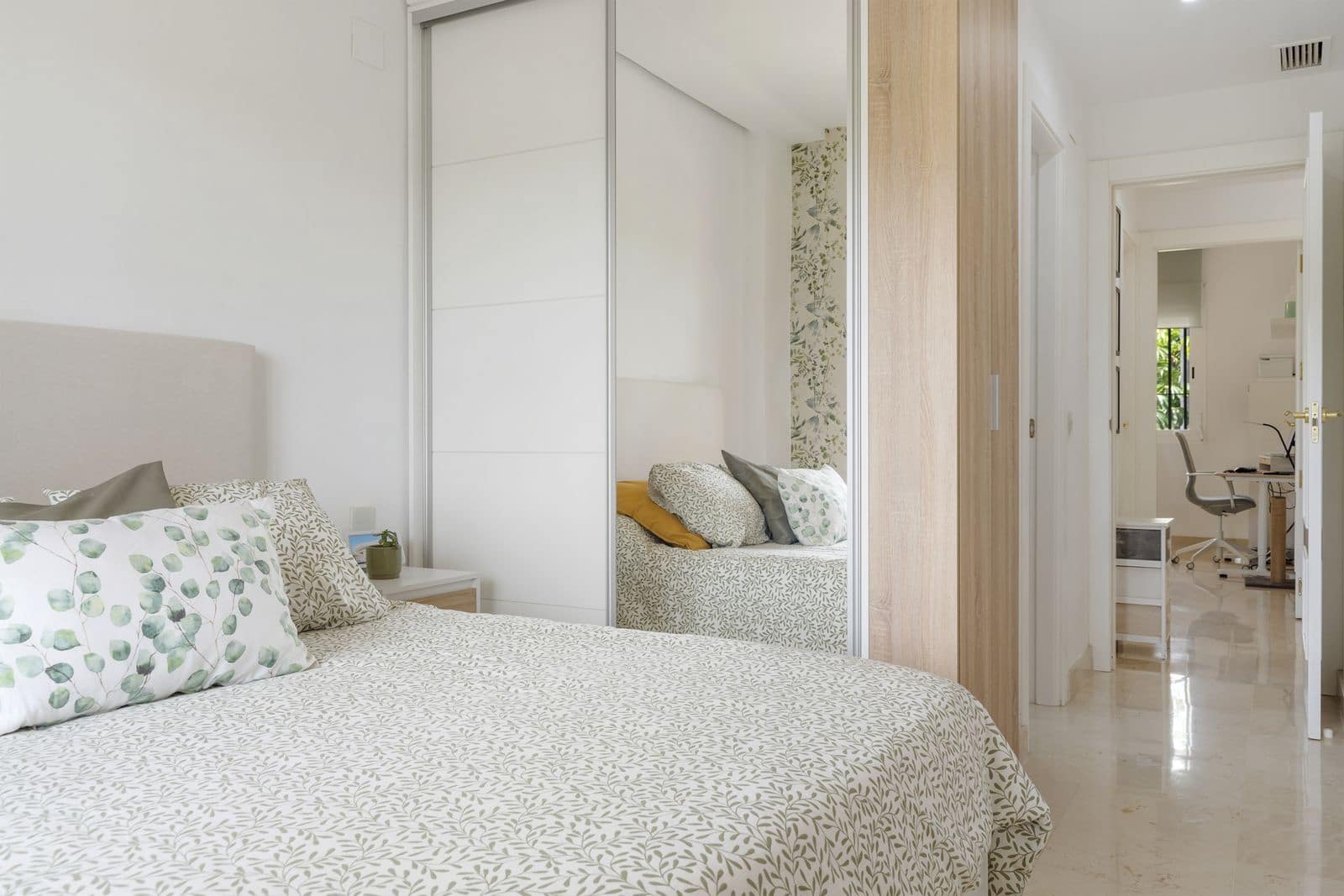 2 Zimmer Apartment zu verkaufen in La Cala de Mijas mit Pool - 295.000 € (Ref: 9805352)