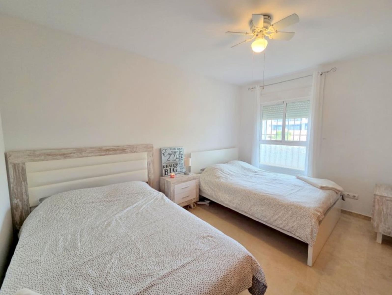 2 makuuhuone Huoneisto myytävänä paikassa La Duquesa / Puerto de la Duquesa mukana uima-altaan - 279 000 € (Ref: 9805368)