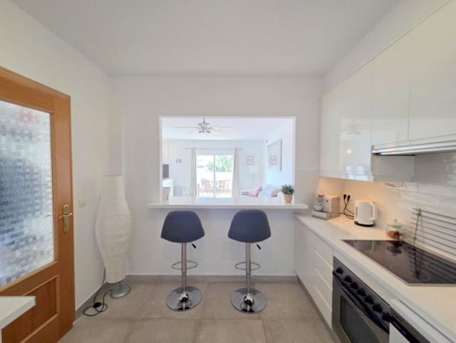 2 makuuhuone Huoneisto myytävänä paikassa La Duquesa / Puerto de la Duquesa, Manilva mukana uima-altaan - 279 000 € (Ref: 9805368)