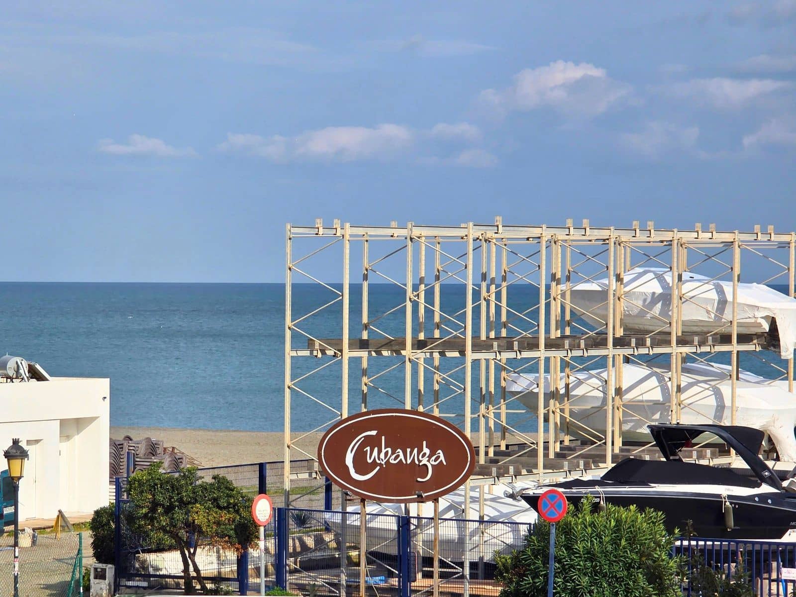 3 bedroom Apartment for sale in La Duquesa / Puerto de la Duquesa - € 350,000 (Ref: 9805421)