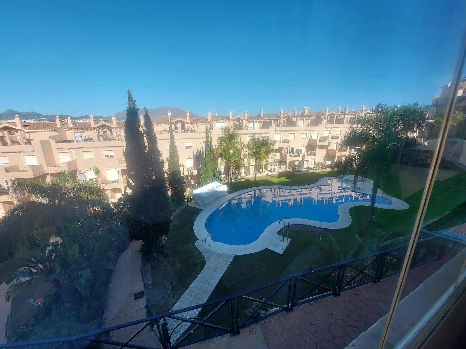 3 chambre Appartement à vendre à La Duquesa / Puerto de la Duquesa avec piscine garage - 299 000 € (Ref: 9805521)