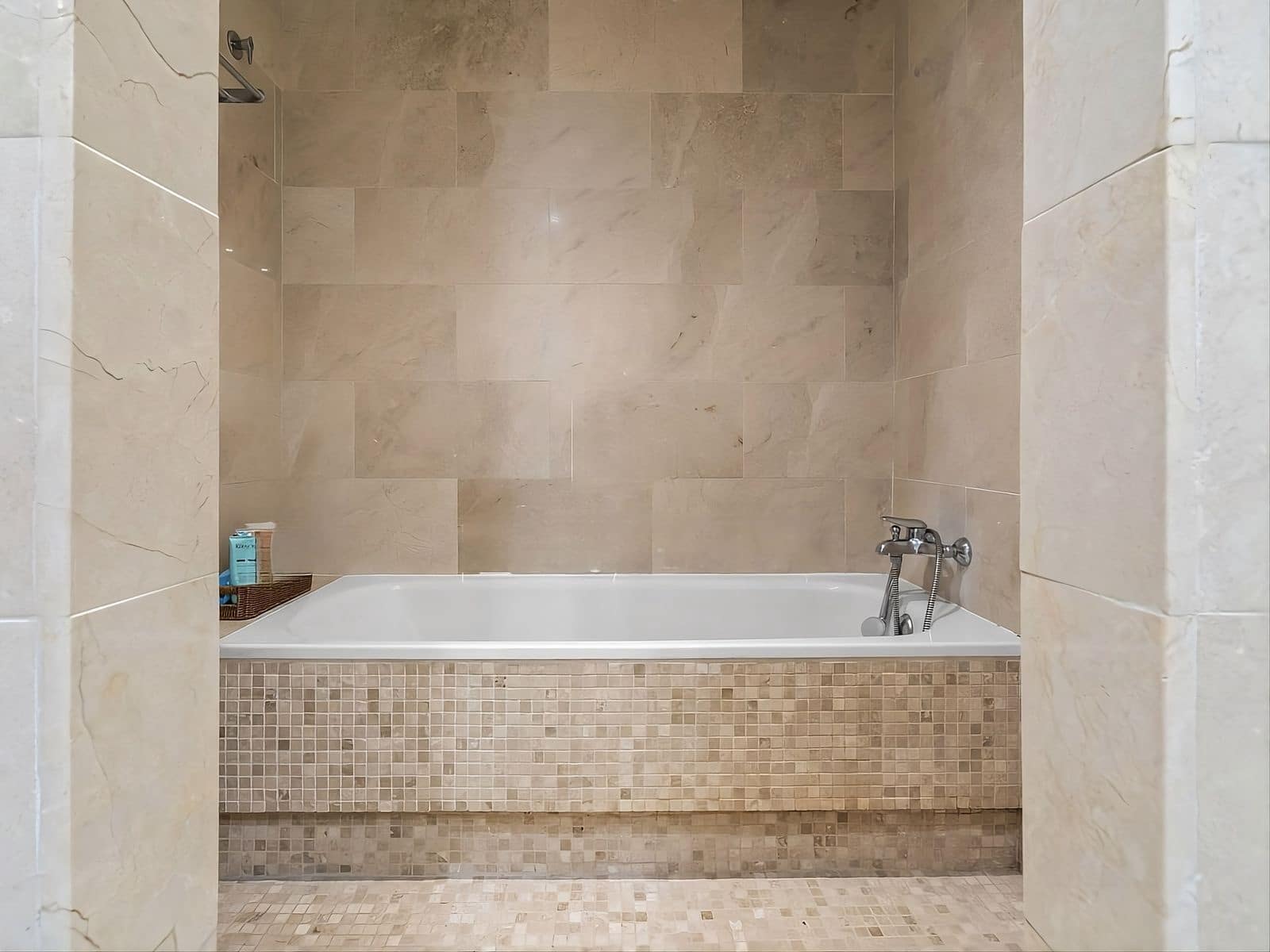 Apartamento de 2 habitaciones en Manilva en venta con piscina - 358.000 € (Ref: 9806738)