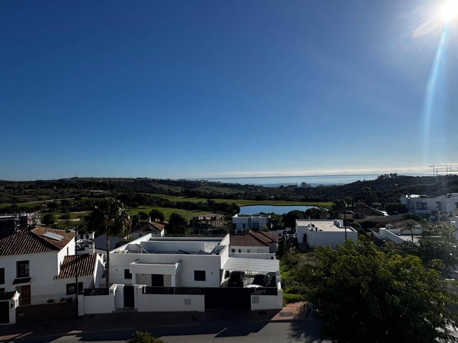 2 slaapkamer Penthouse te koop in Estepona met zwembad garage - € 410.000 (Ref: 9806739)