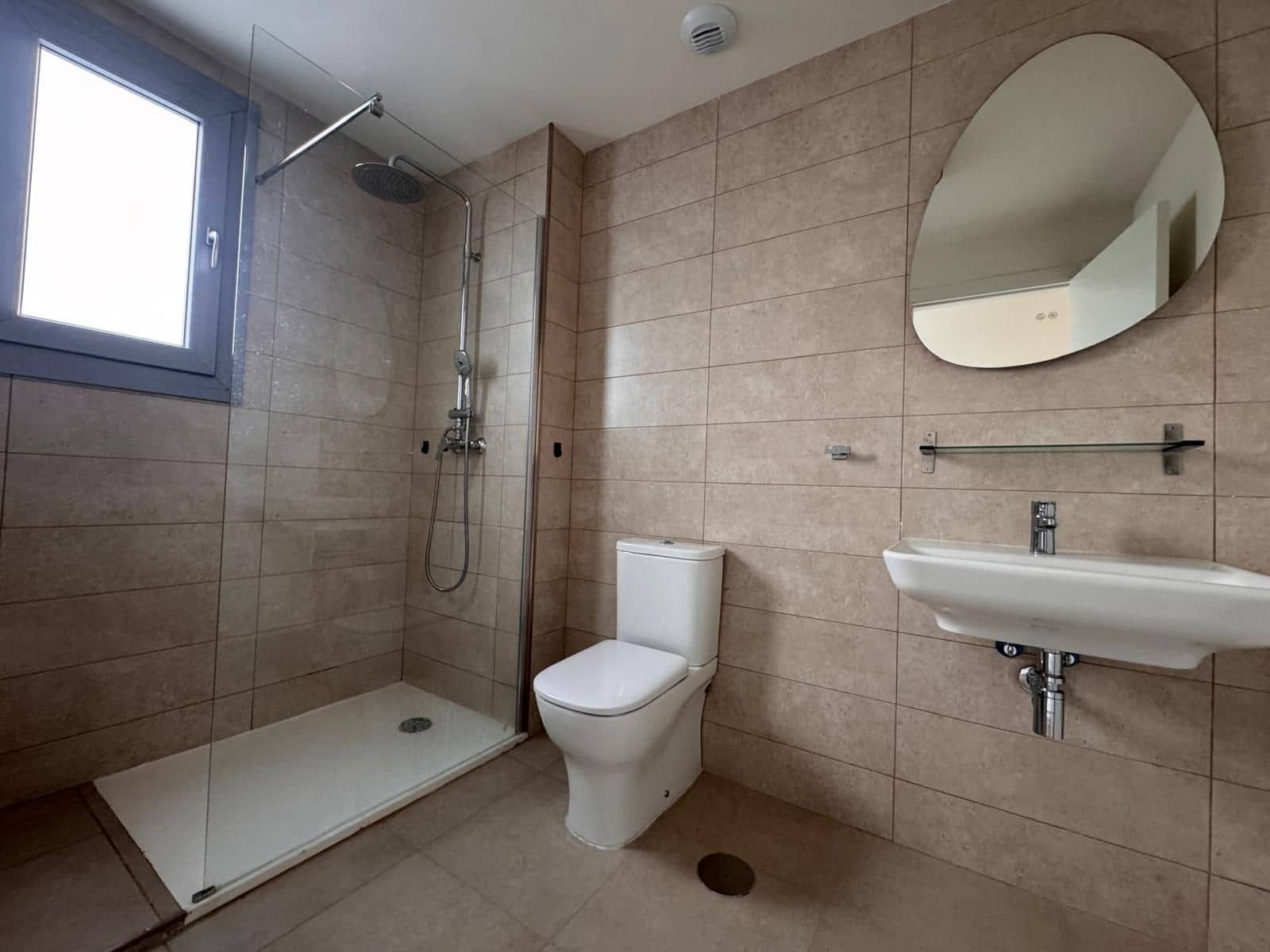 2 slaapkamer Penthouse te koop in Estepona met zwembad garage - € 410.000 (Ref: 9806739)