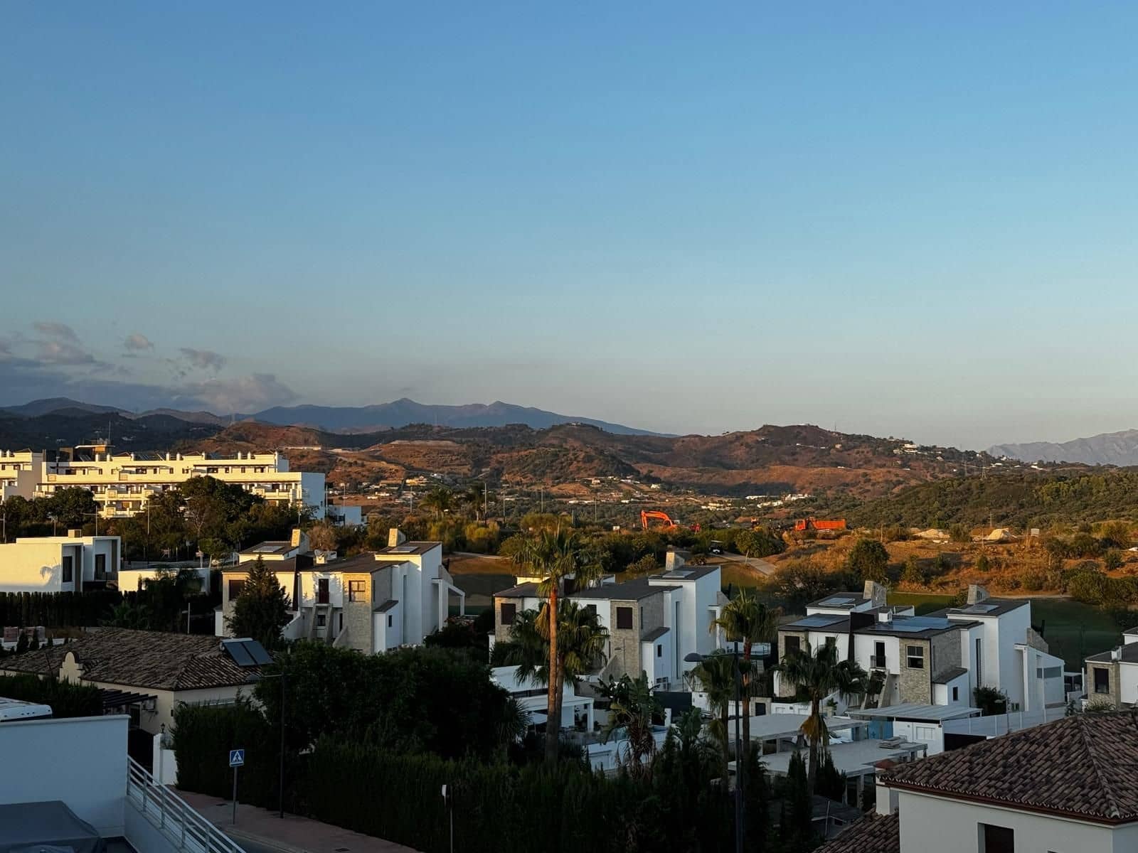 2 slaapkamer Penthouse te koop in Estepona met zwembad garage - € 410.000 (Ref: 9806739)