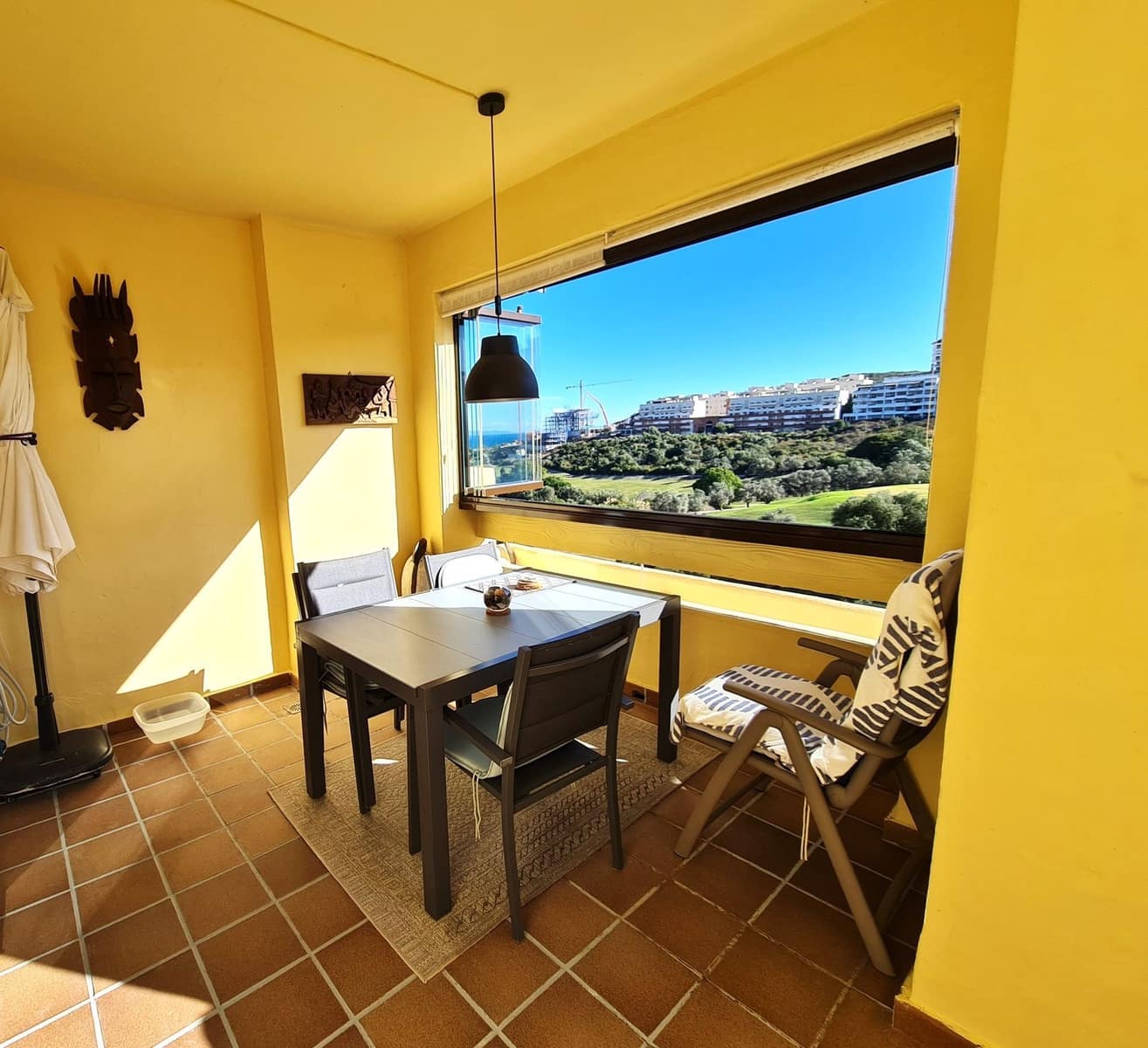 Apartamento de 2 habitaciones en La Duquesa / Puerto de la Duquesa en venta con piscina garaje - 295.000 € (Ref: 9806742)