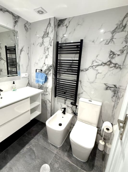 3 slaapkamer Penthouse te koop in Calahonda met zwembad - € 439.000 (Ref: 9806745)