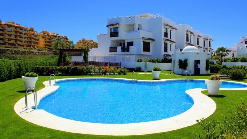 3 bedroom Apartment for sale in New Golden Mile with pool - € 450,000 (Ref: 9806872)