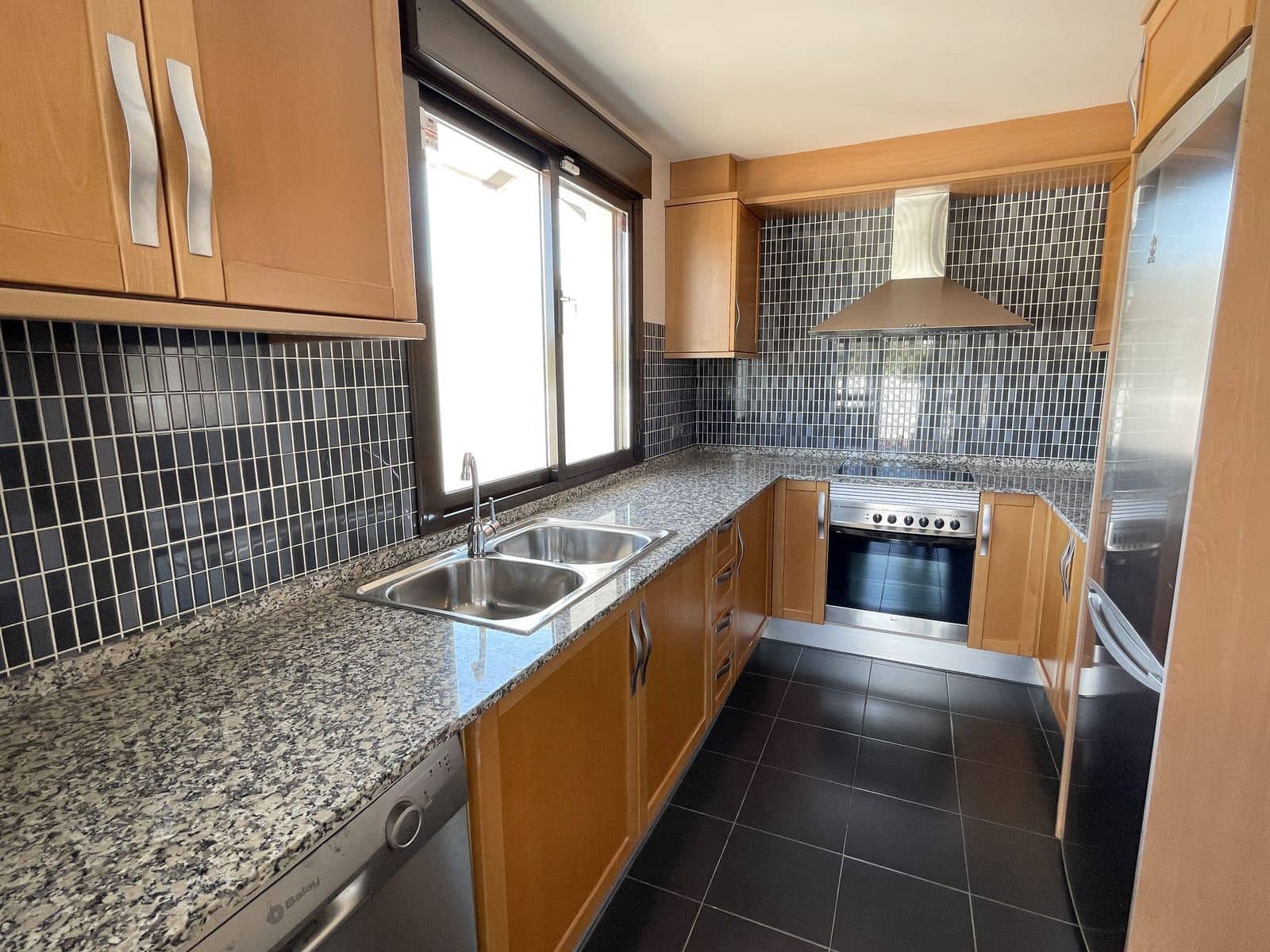 3 bedroom Apartment for sale in New Golden Mile with pool - € 450,000 (Ref: 9806872)
