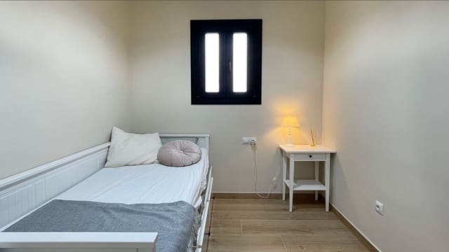 2 makuuhuone Huoneisto myytävänä paikassa Puerto Banus, Marbella - 499 000 € (Ref: 9806884)