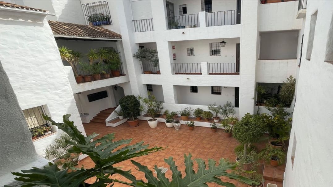 2 makuuhuone Huoneisto myytävänä paikassa Puerto Banus - 499 000 € (Ref: 9806884)
