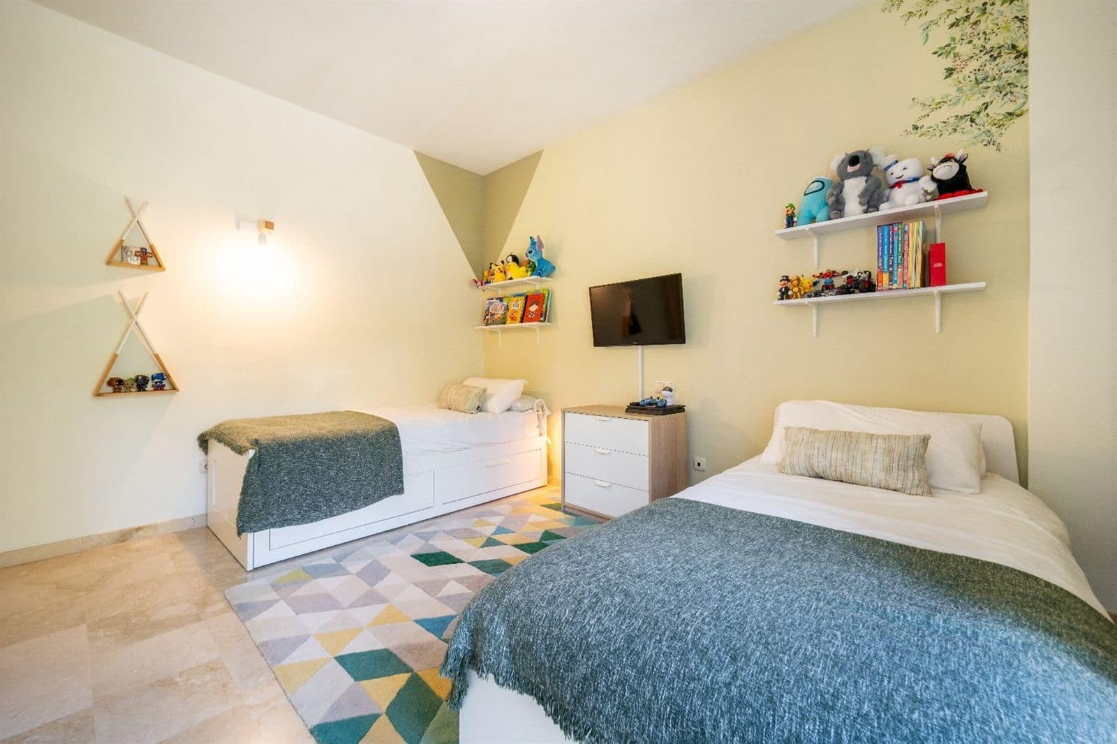 3 makuuhuone Huoneisto myytävänä paikassa La Quinta mukana uima-altaan 
autotalli - 583 500 € (Ref: 9807033)