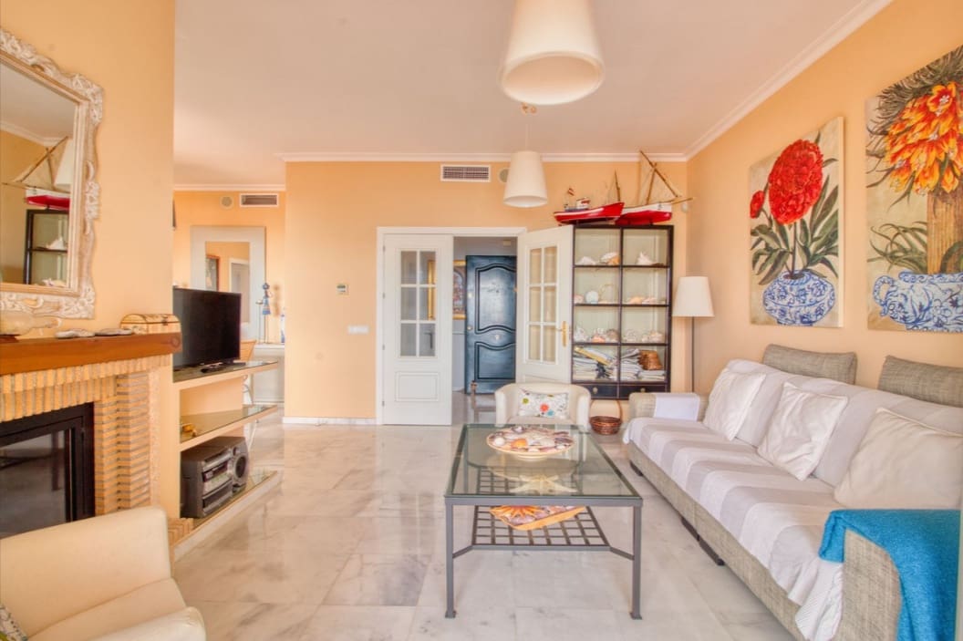 Apartamento de 3 habitaciones en Manilva en venta con piscina - 490.000 € (Ref: 9807046)