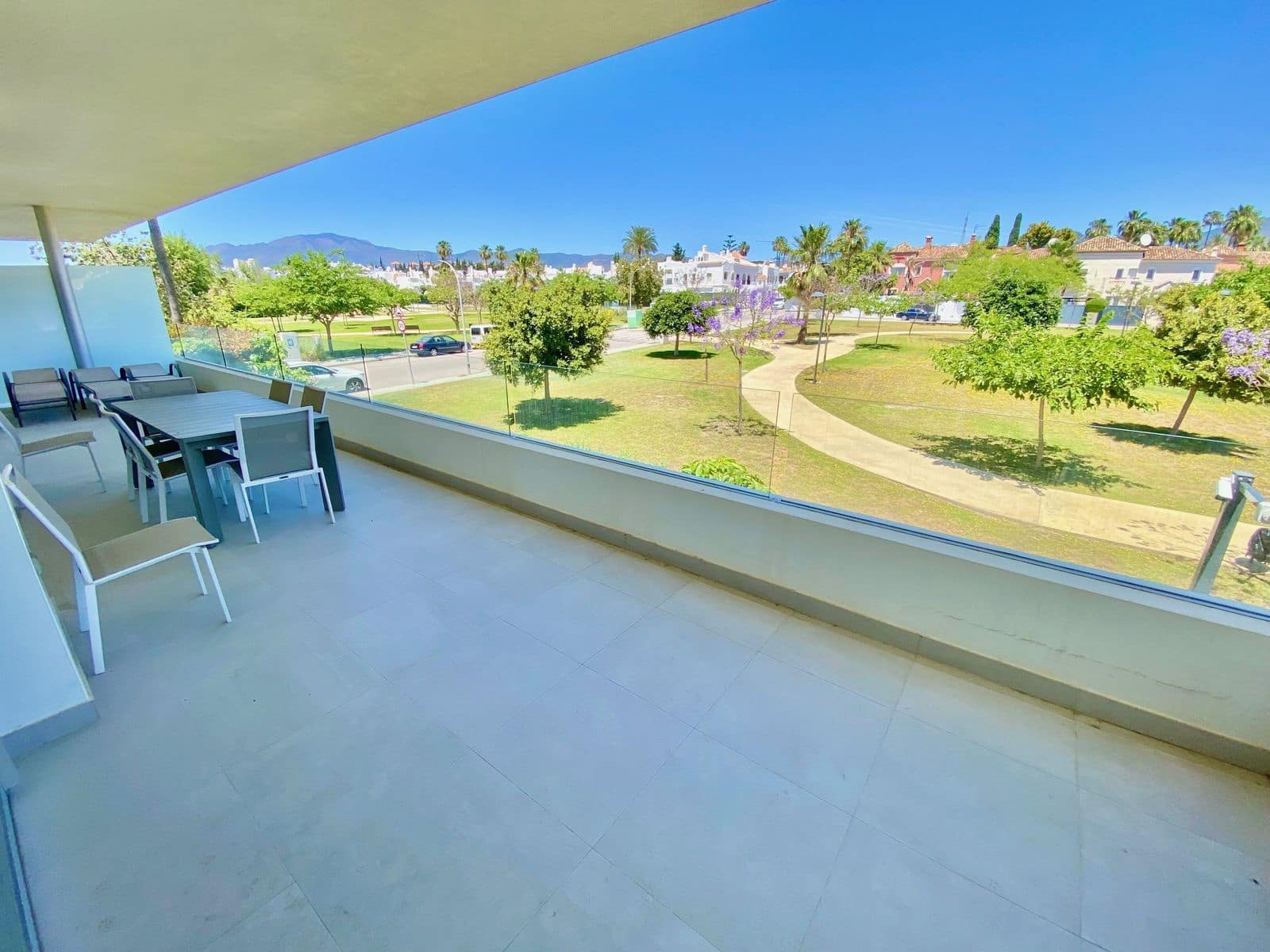 3 Zimmer Apartment zu verkaufen in Estepona mit Pool - 470.000 € (Ref: 9808592)