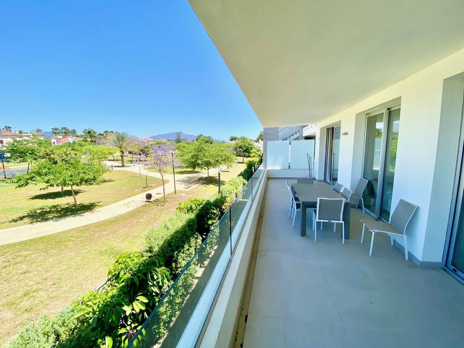 3 Zimmer Apartment zu verkaufen in Estepona mit Pool - 470.000 € (Ref: 9808592)