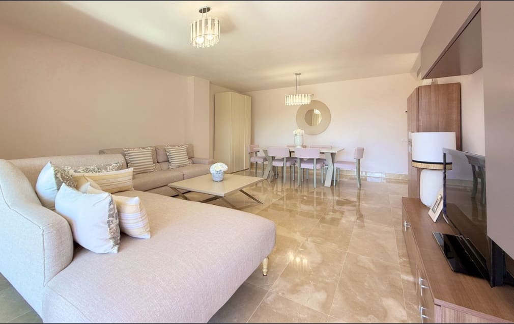 Apartamento de 3 habitaciones en La Duquesa / Puerto de la Duquesa en venta con piscina garaje - 398.000 € (Ref: 9808927)