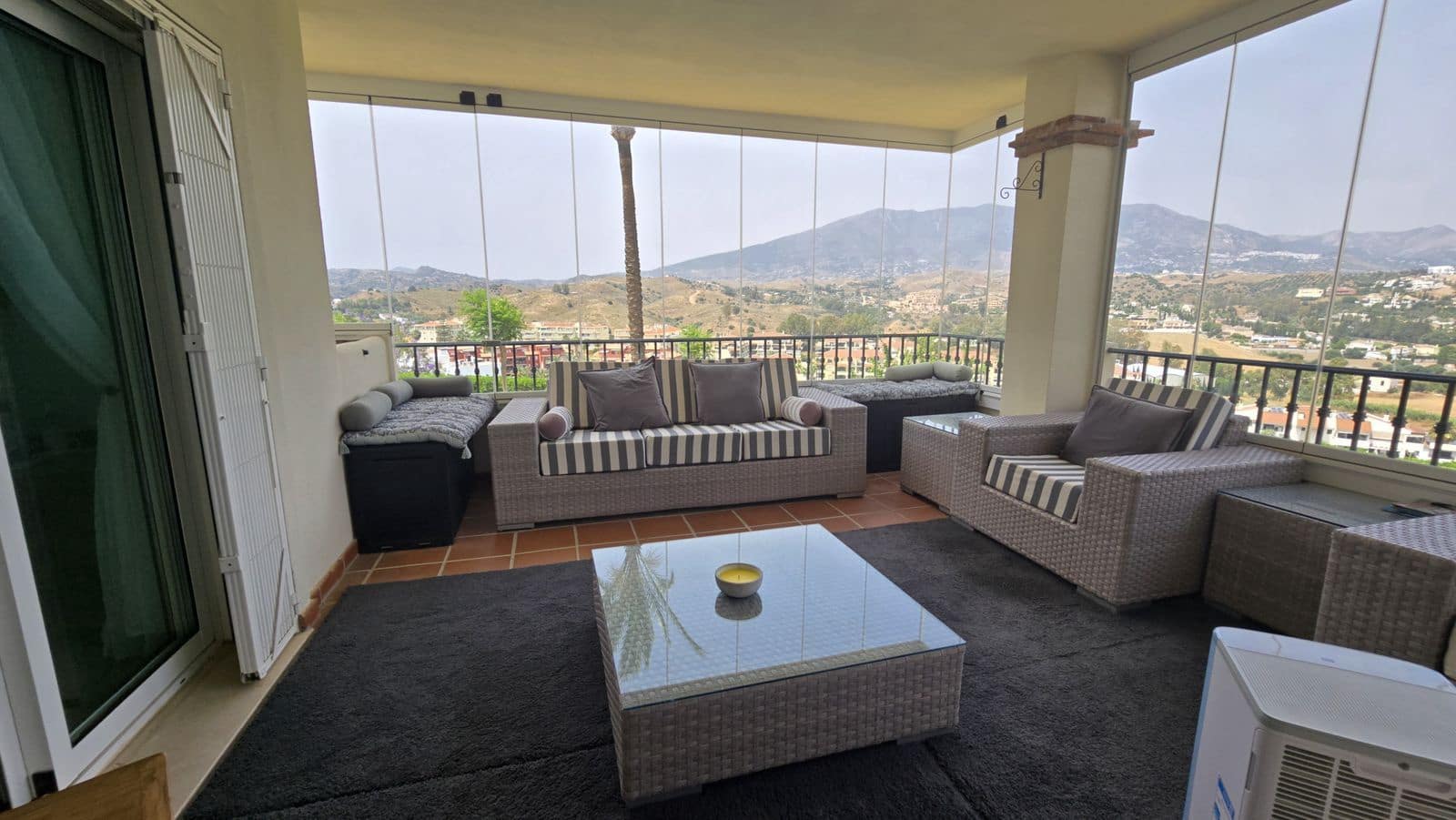 Apartamento de 3 habitaciones en La Cala Hills en venta con piscina - 420.000 € (Ref: 9809053)