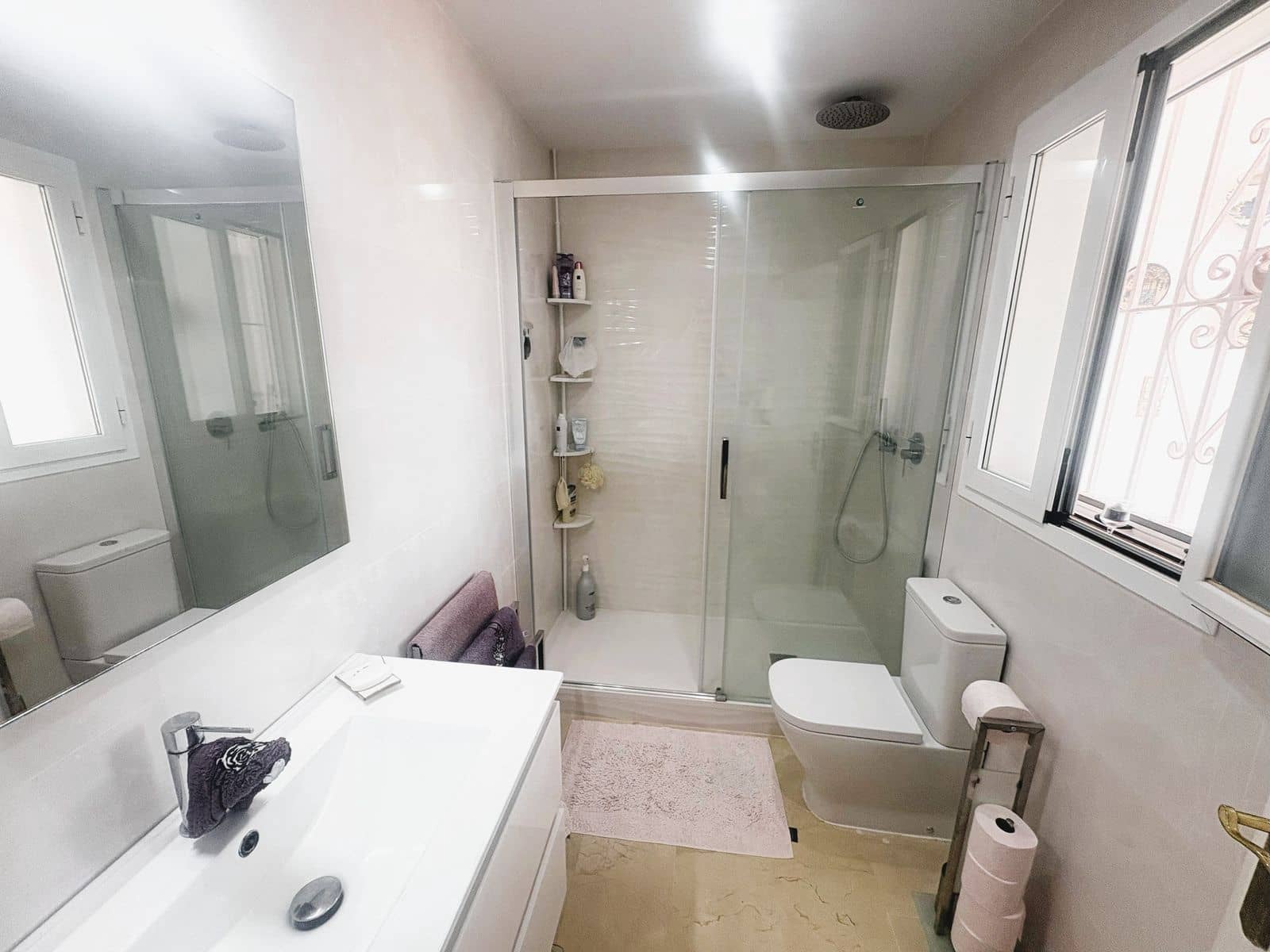 3 slaapkamer Huis te koop in La Duquesa / Puerto de la Duquesa met zwembad - € 385.000 (Ref: 9809060)