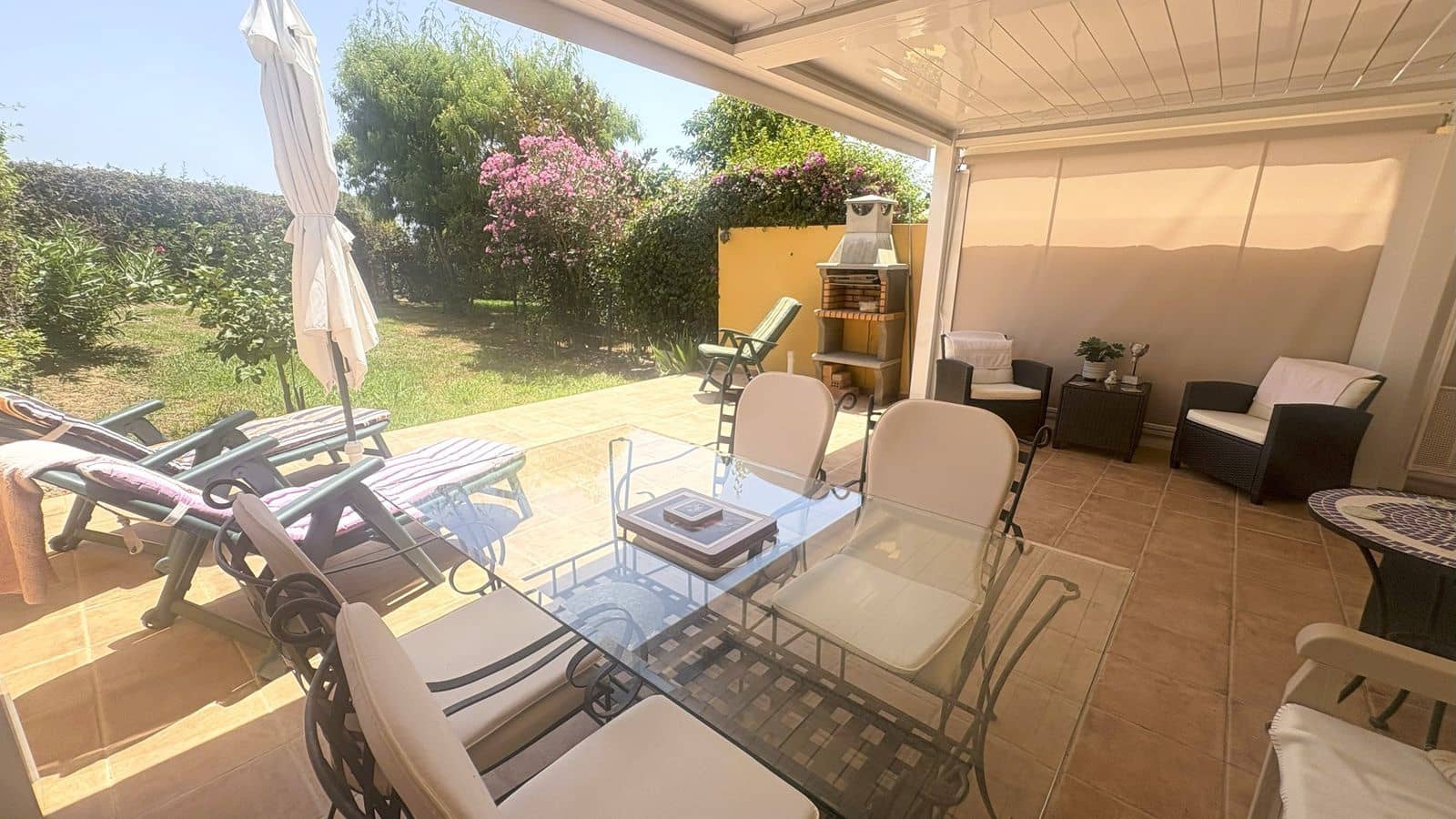 3 slaapkamer Huis te koop in La Duquesa / Puerto de la Duquesa met zwembad - € 385.000 (Ref: 9809060)