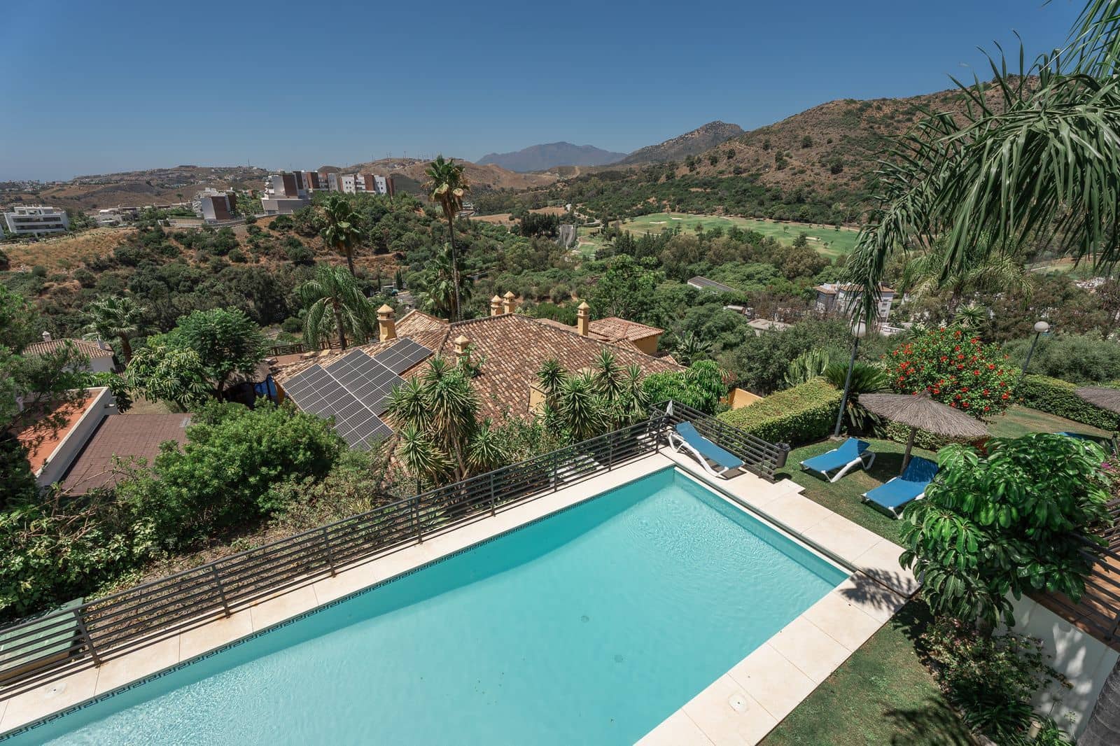 2 bedroom Apartment for sale in Puerto de la Torre with pool - € 475,000 (Ref: 9809122)