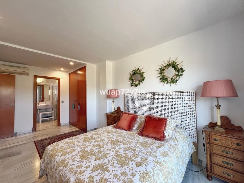 2 chambre Appartement à vendre à Estepona avec piscine - 355 000 € (Ref: 9809123)