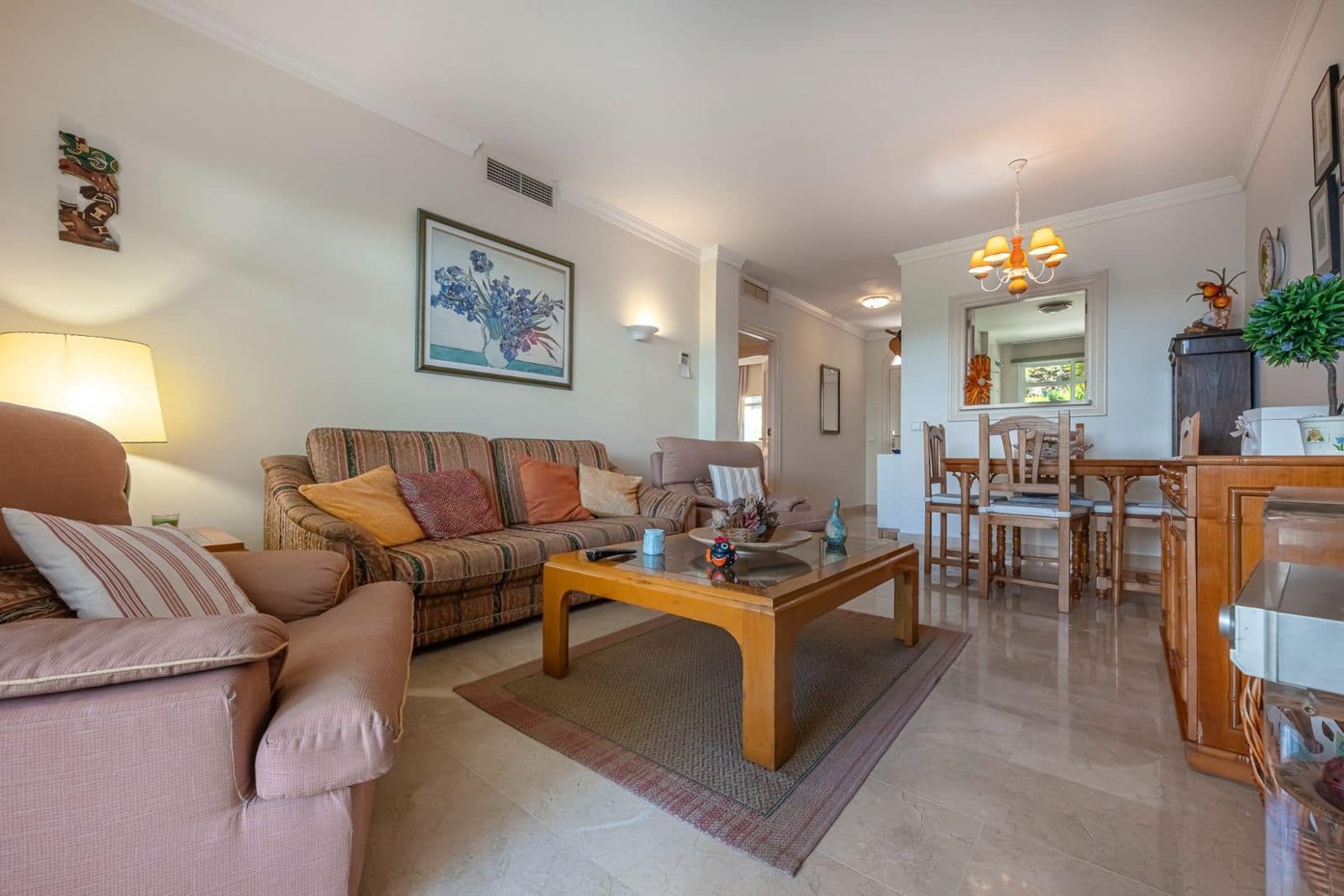 2 sovrum Lägenhet till salu i Nueva Andalucia med pool - 425 000 € (Ref: 9809347)