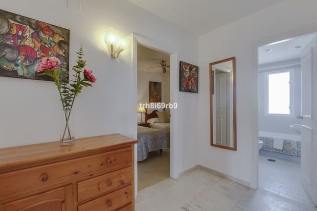 2 chambre Appartement à vendre à Estepona avec piscine - 285 000 € (Ref: 9809348)
