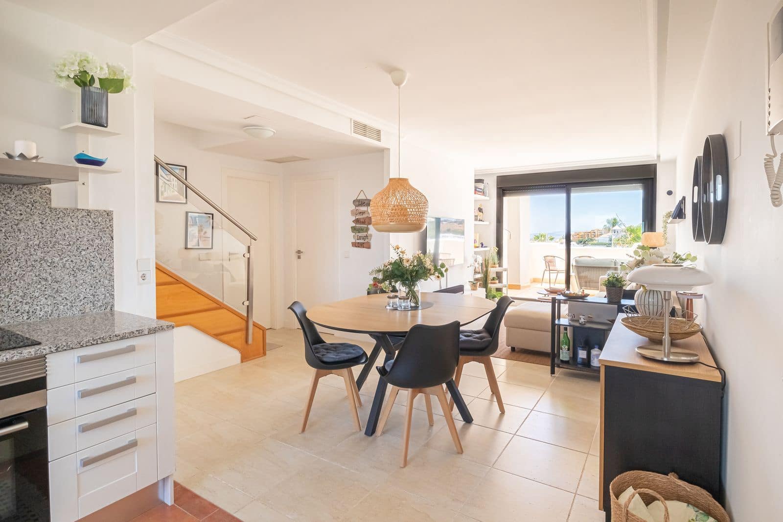 2 soveværelse Penthouse til salg i Estepona med swimmingpool garage - € 450.000 (Ref: 9809680)