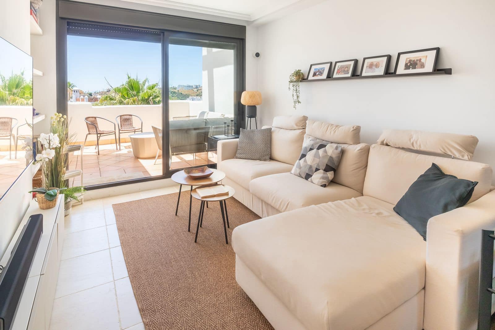 2 soveværelse Penthouse til salg i Estepona med swimmingpool garage - € 450.000 (Ref: 9809680)