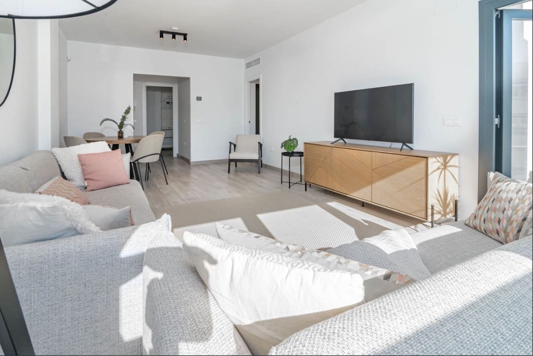 2 Zimmer Penthouse zu verkaufen in Estepona mit Pool - 485.000 € (Ref: 9809736)