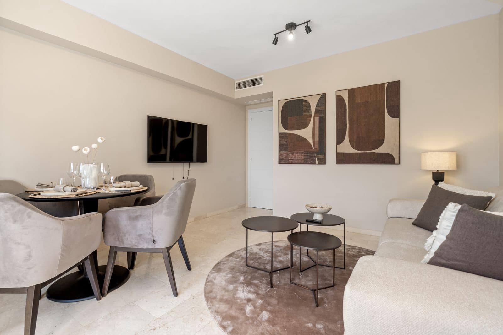 2 makuuhuone Huoneisto myytävänä paikassa Estepona mukana uima-altaan - 399 000 € (Ref: 9809737)
