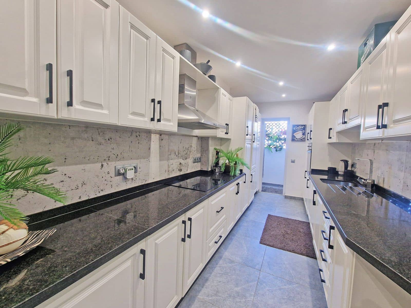 3 slaapkamer Appartement te koop in Calahonda met zwembad - € 359.000 (Ref: 9809743)
