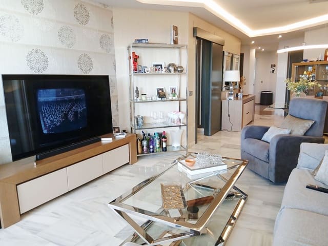 Apartamento de 2 habitaciones en Calahonda, Mijas en venta con piscina - 399.000 € (Ref: 9809751)