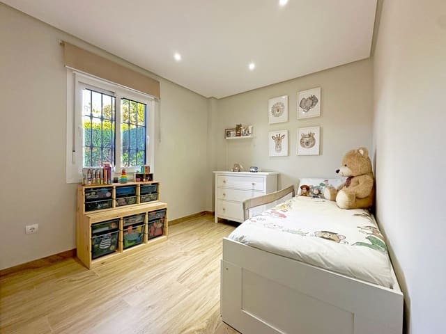 2 slaapkamer Appartement te koop in Estepona met zwembad - € 449.000 (Ref: 9809755)