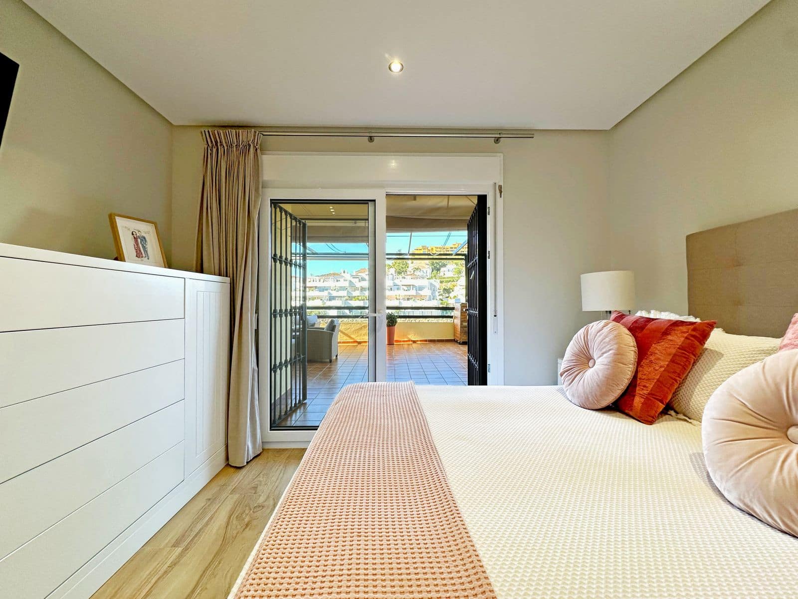 2 slaapkamer Appartement te koop in Estepona met zwembad - € 449.000 (Ref: 9809755)