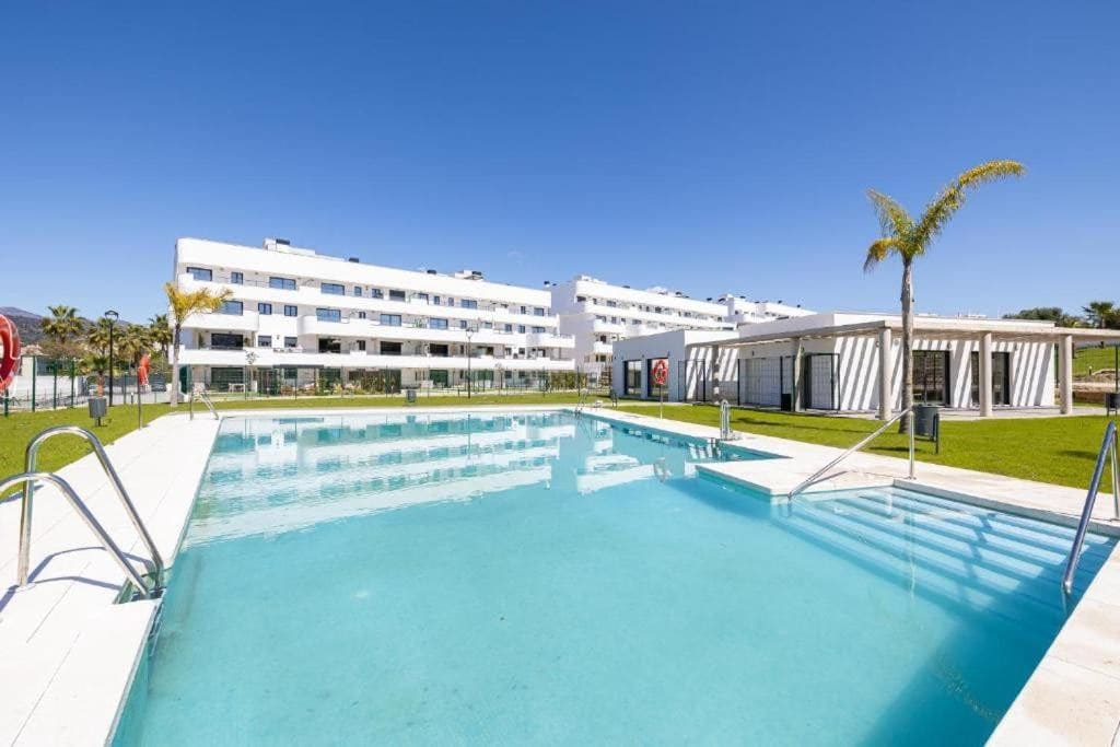 2 slaapkamer Appartement te koop in Estepona met zwembad - € 445.000 (Ref: 9809756)