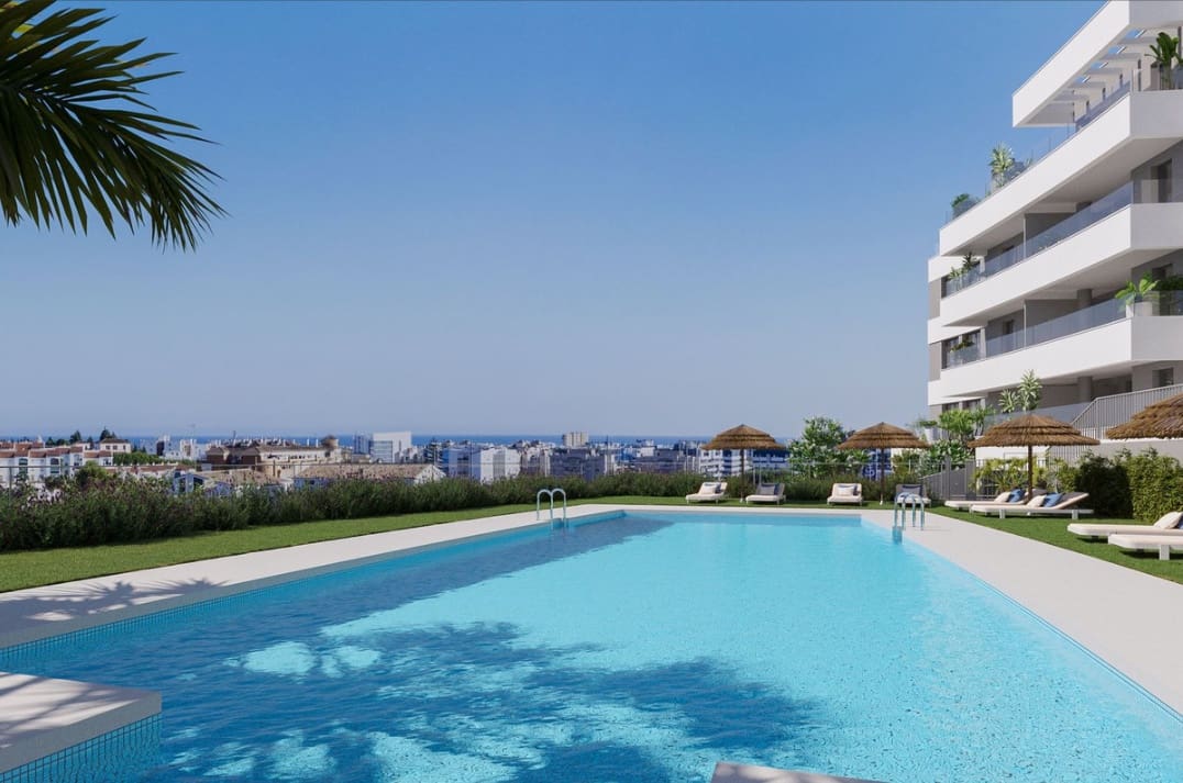 3 Zimmer Apartment zu verkaufen in Estepona mit Pool Garage - 489.000 € (Ref: 9809817)