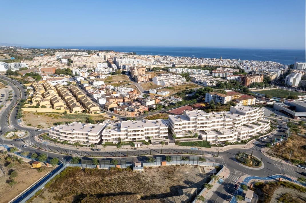 3 Zimmer Apartment zu verkaufen in Estepona mit Pool Garage - 489.000 € (Ref: 9809817)