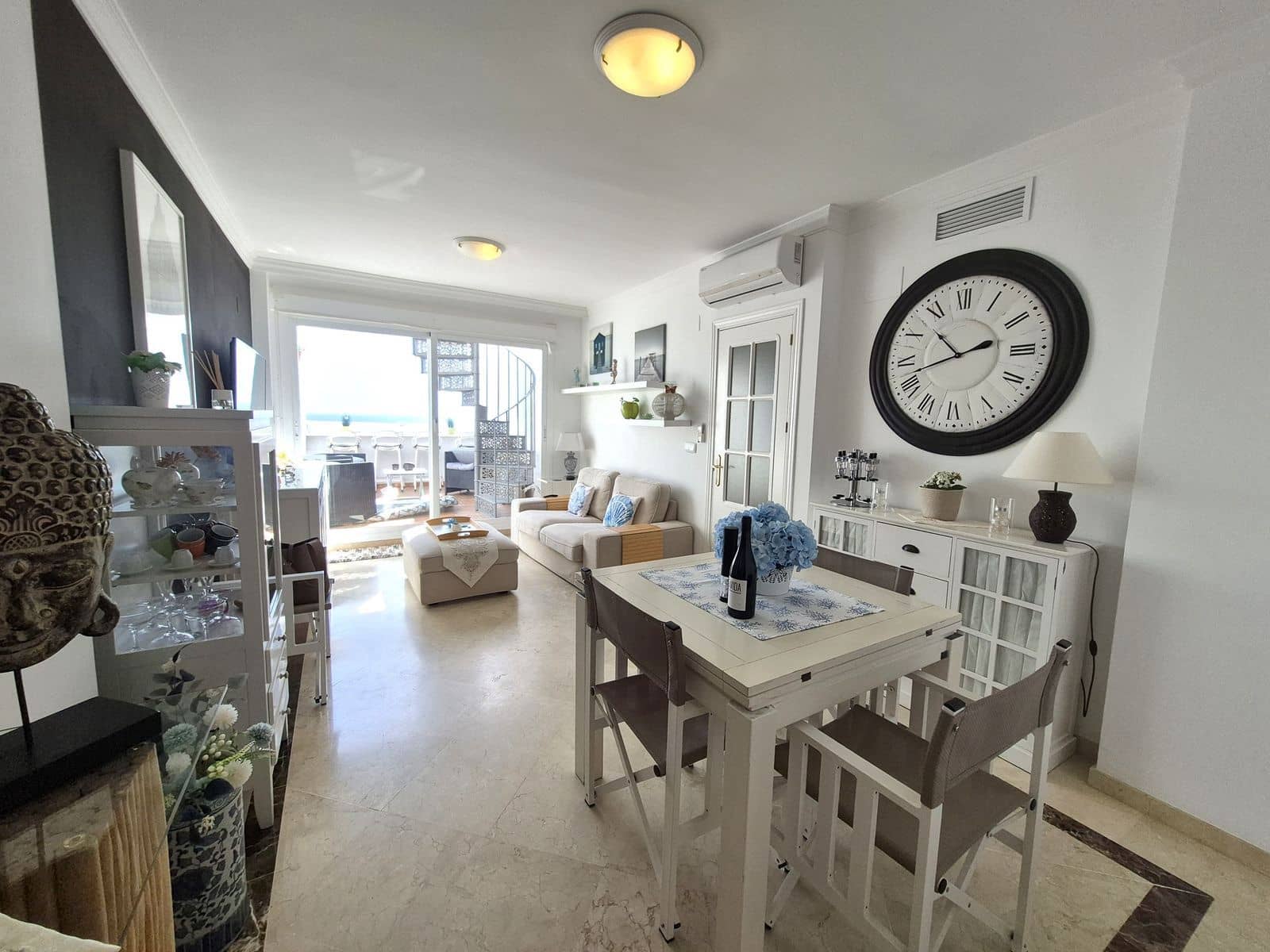 2 makuuhuone Huoneisto myytävänä paikassa Riviera del Sol mukana uima-altaan - 309 500 € (Ref: 9810356)