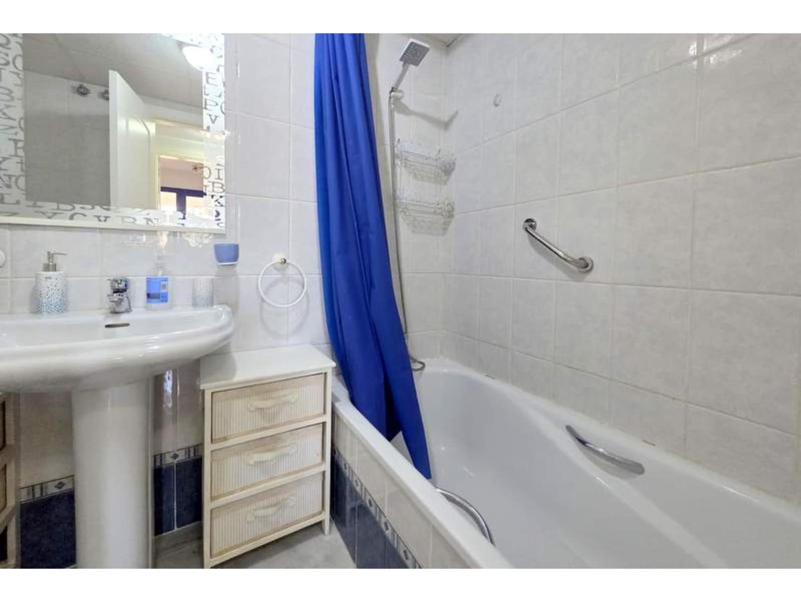 2 slaapkamer Appartement te koop in La Duquesa / Puerto de la Duquesa met zwembad - € 269.000 (Ref: 9812482)