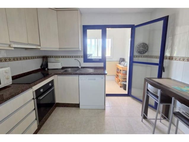 2 slaapkamer Appartement te koop in La Duquesa / Puerto de la Duquesa, Manilva met zwembad - € 269.000 (Ref: 9812482)