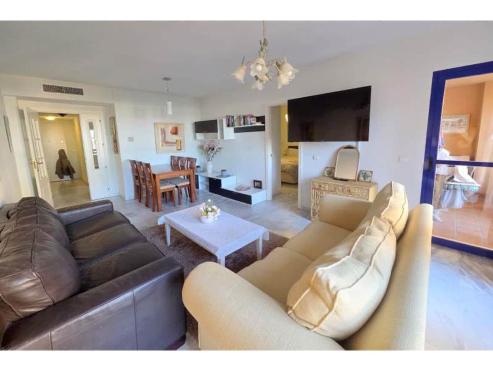 2 slaapkamer Appartement te koop in La Duquesa / Puerto de la Duquesa met zwembad - € 269.000 (Ref: 9812482)