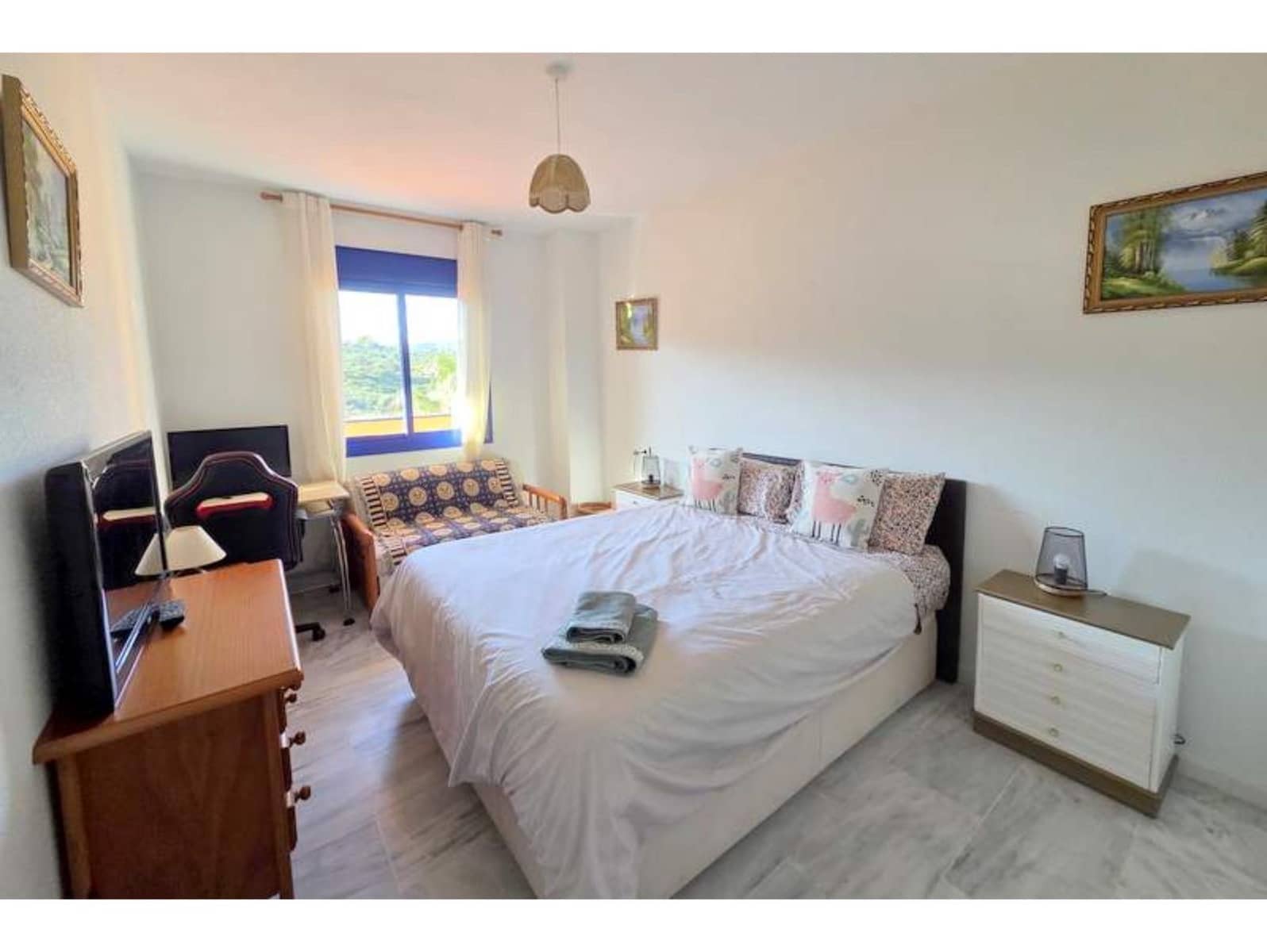 2 slaapkamer Appartement te koop in La Duquesa / Puerto de la Duquesa met zwembad - € 269.000 (Ref: 9812482)