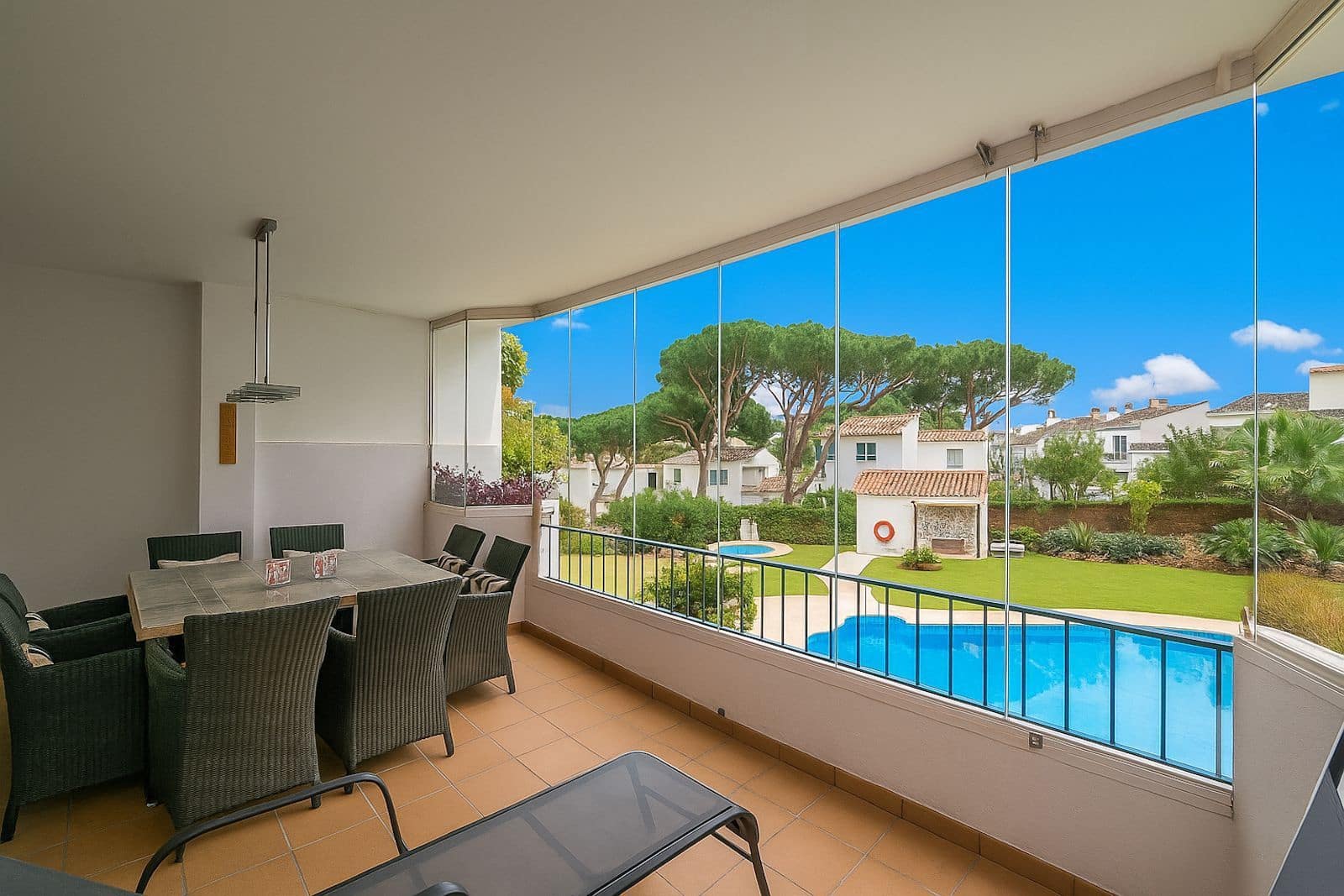 2 Zimmer Apartment zu verkaufen in Calahonda mit Pool - 314.950 € (Ref: 9812518)