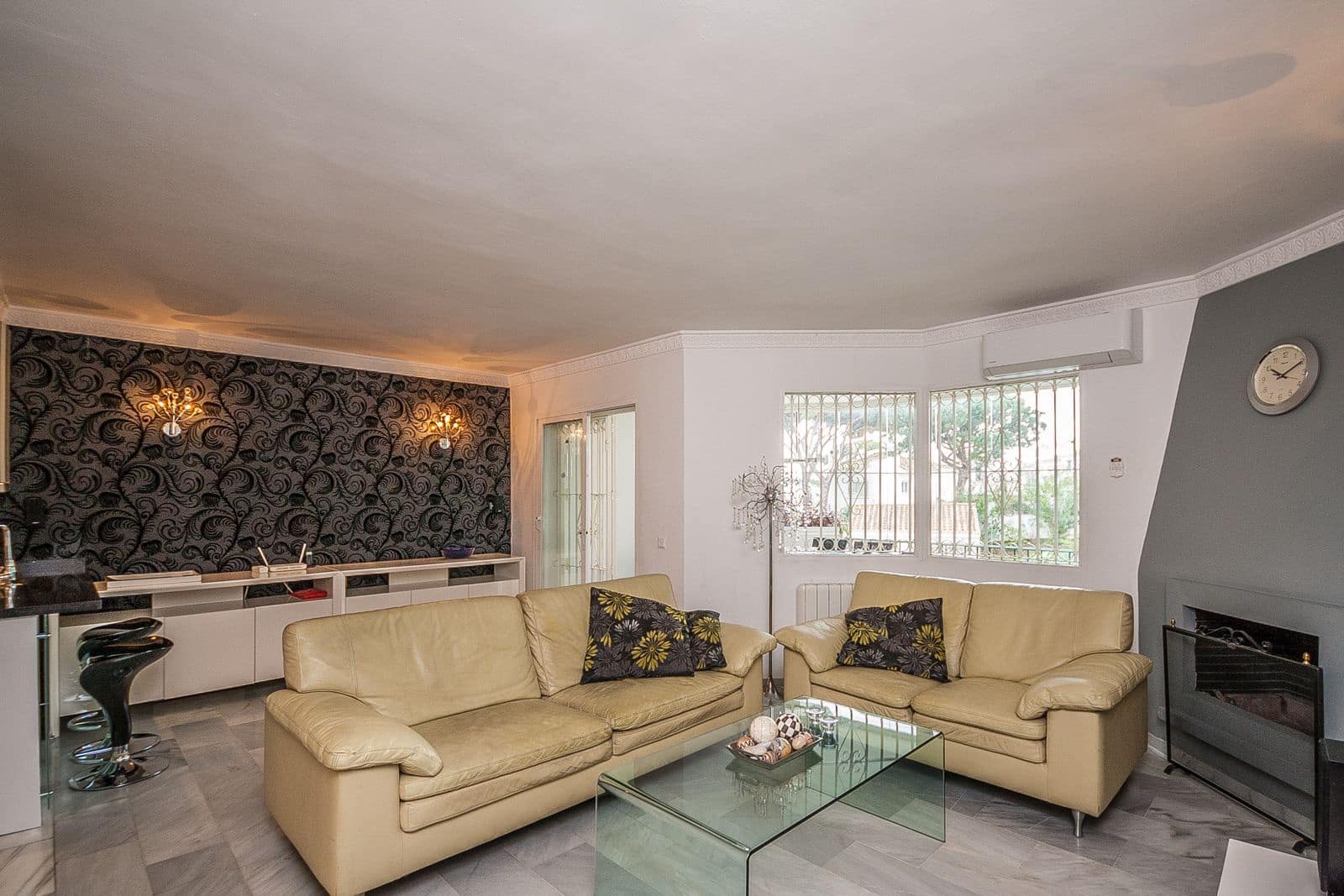 2 Zimmer Apartment zu verkaufen in Calahonda mit Pool - 314.950 € (Ref: 9812518)