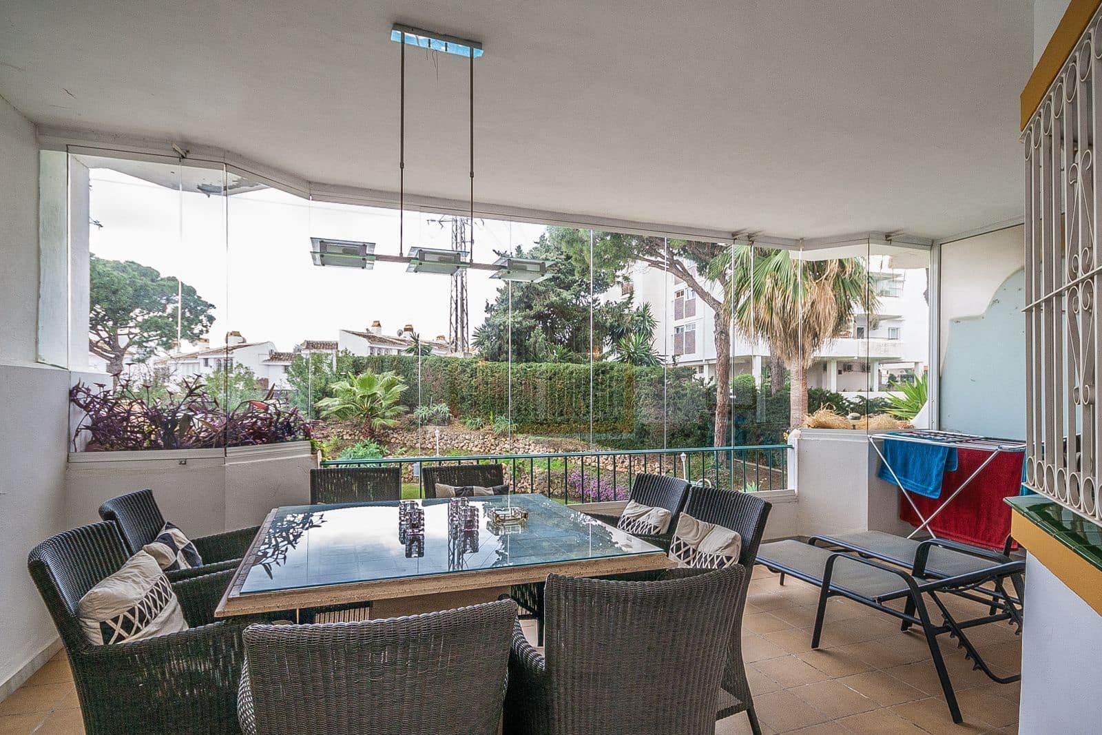2 Zimmer Apartment zu verkaufen in Calahonda mit Pool - 314.950 € (Ref: 9812518)